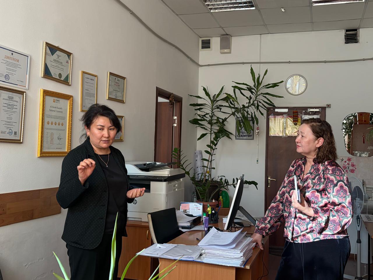 Совершенствование образовательного процесса: обмен опытом между ВКУ и КазНУ